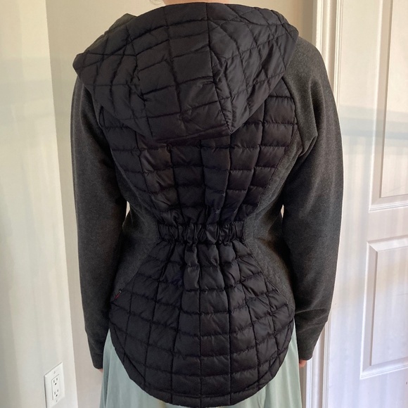 The North Face Jacket - size small - Picture 2 of 3